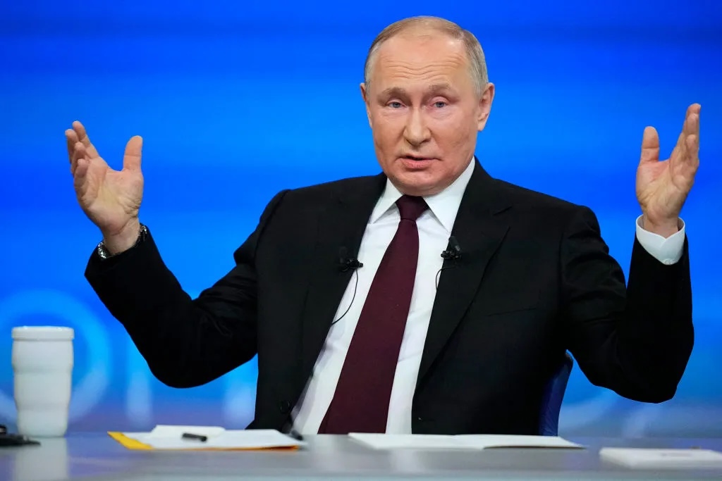 Putin Talks to Public On Direct Line Annualy