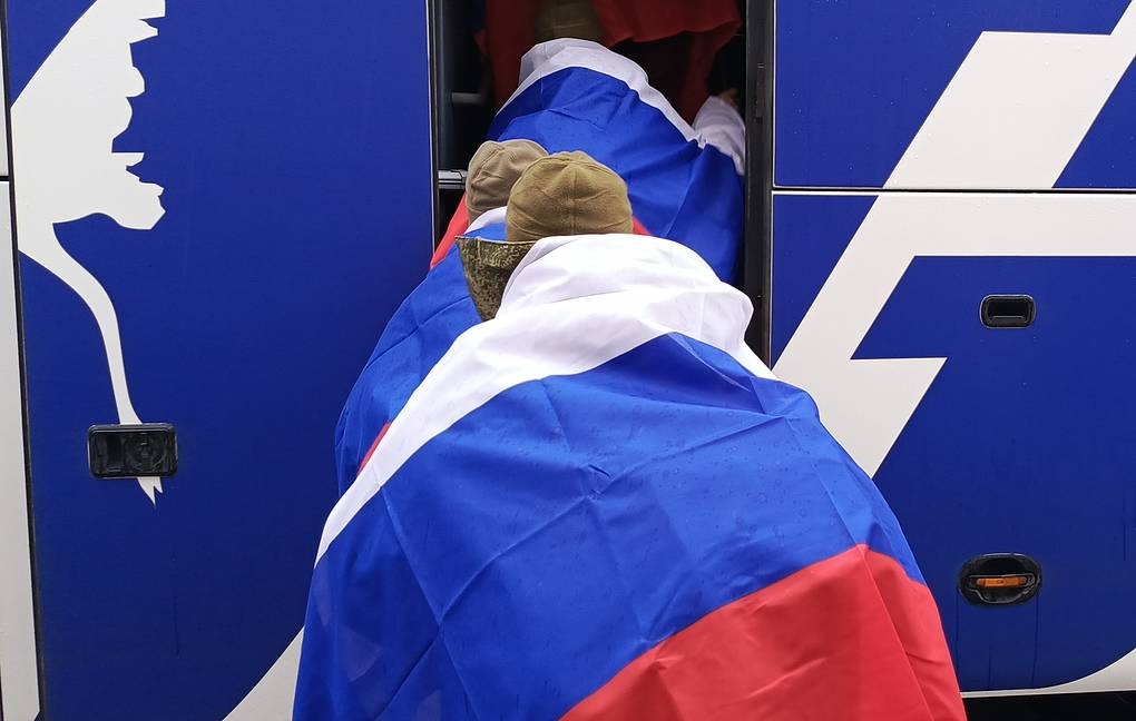 Russia Ukraine prisoner exchange involving returning soldiers and civilians