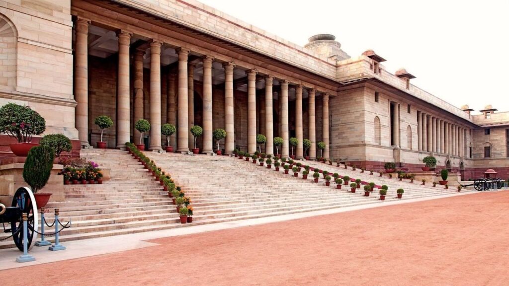 Angled view of Rashtrapati Bhavan from left side showing full facade and dome